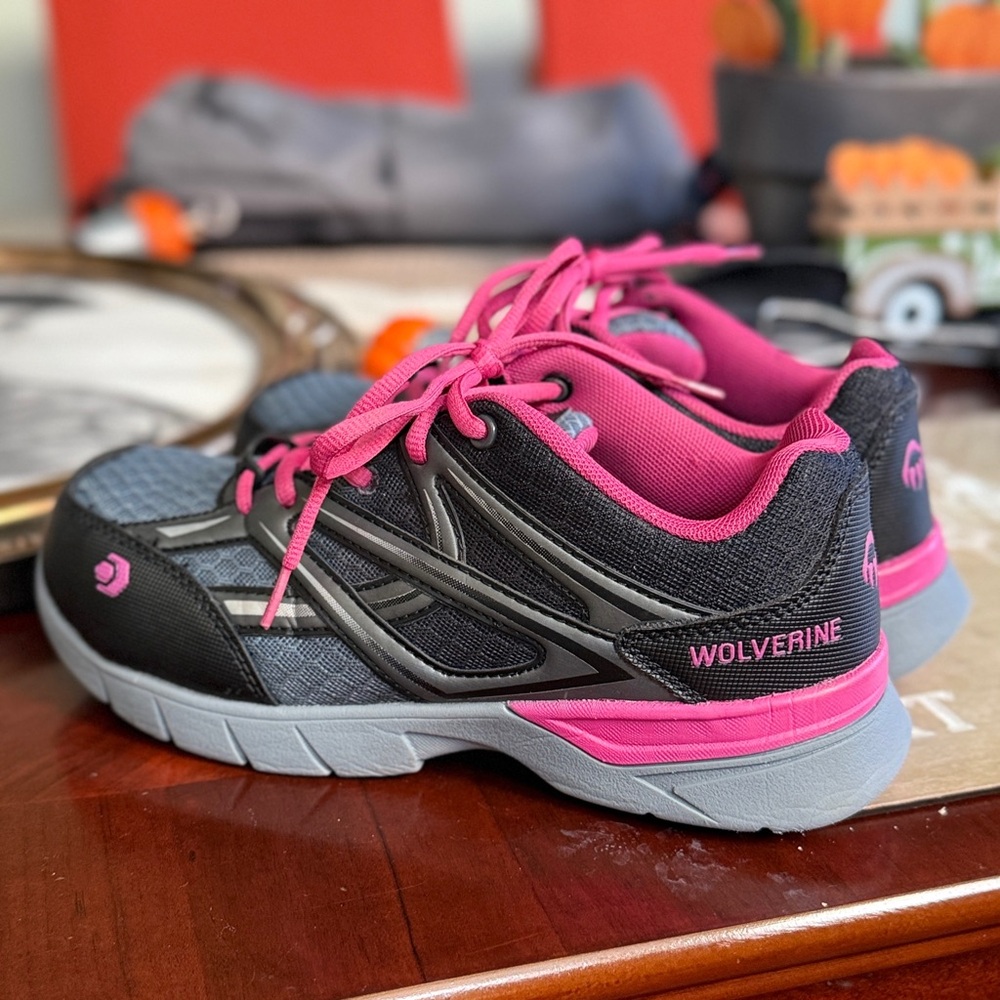 Wolverine Jetstream Women's Athletic Composite Toe Work Shoes. Size 7